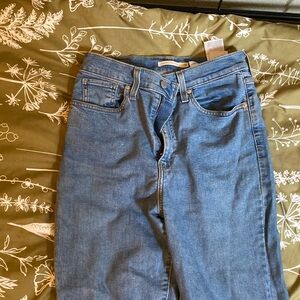 Levi’s high waisted taper jeans 28 waist